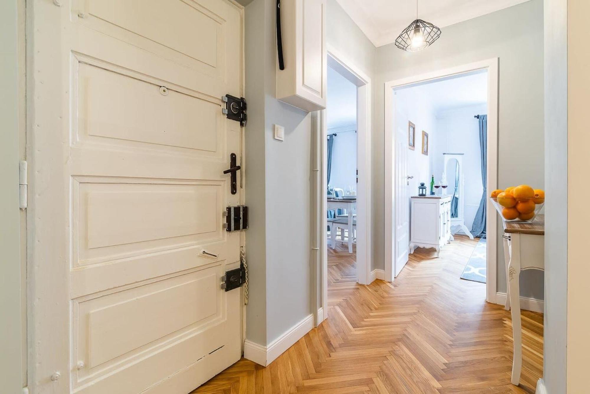 Senatorska 7 By Noclegi Renters Varşova Dış mekan fotoğraf